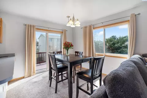 Dining - 540 SE Shoemaker Pl, Pullman, WA 99163 photo 1 of 2