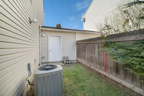 Exterior - 540 SE Shoemaker Pl, Pullman, WA 99163 photo 5 of 9