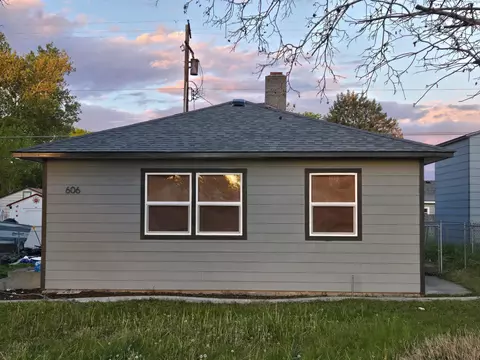 606 Wright Ave, Richland, WA 99352
