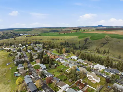 View/Area - 809 E Valleyview Ln, Colfax, WA 99111 photo 5 of 8
