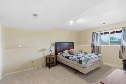 Bedroom - 809 E Valleyview Ln, Colfax, WA 99111 photo 4 of 4