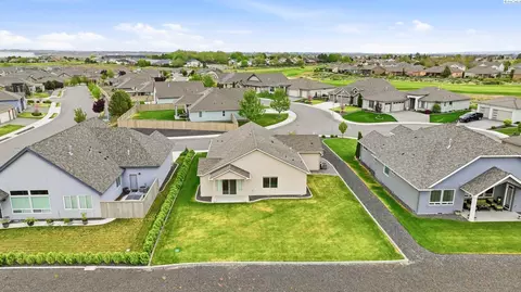 View/Area - 3161 Deserthawk Loop, Richland, WA 99354 photo 2 of 5
