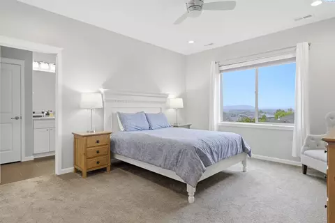 Bedroom - 3161 Deserthawk Loop, Richland, WA 99354 photo 4 of 5
