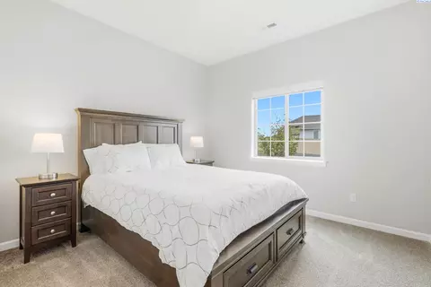 Bedroom - 3161 Deserthawk Loop, Richland, WA 99354 photo 5 of 5