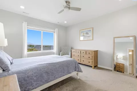 Bedroom - 3161 Deserthawk Loop, Richland, WA 99354 photo 1 of 5