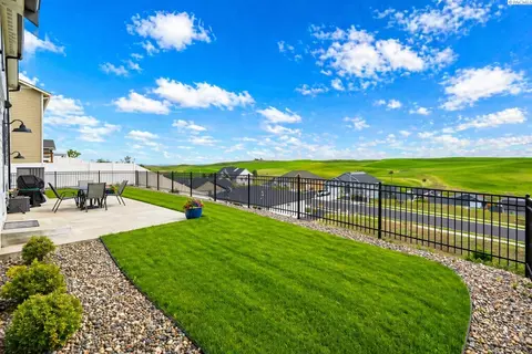 Exterior - 625 SW Cayuse, Pullman, WA 99163 photo 2 of 5