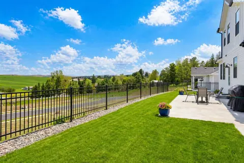 Exterior - 625 SW Cayuse, Pullman, WA 99163 photo 4 of 5