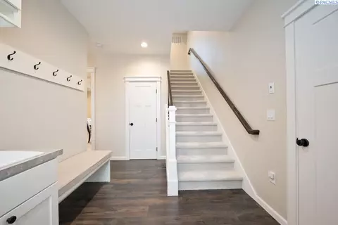 Entry Way - 625 SW Cayuse, Pullman, WA 99163 photo 3 of 3