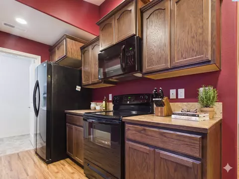 Kitchen - 3511 Estrella Dr, Pasco, WA 99301 photo 2 of 3