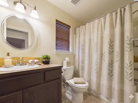 Bath - 3511 Estrella Dr, Pasco, WA 99301 photo 1 of 2