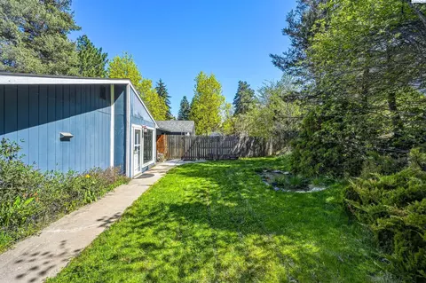 Exterior - 1050 SE Glen Echo Rd, Pullman, WA 99163 photo 6 of 7