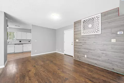 Living - 1050 SE Glen Echo Rd, Pullman, WA 99163 photo 7 of 7