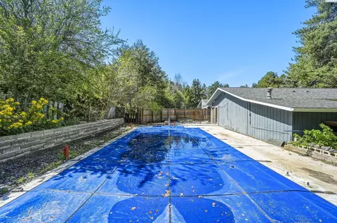 Exterior - 1050 SE Glen Echo Rd, Pullman, WA 99163 photo 2 of 7
