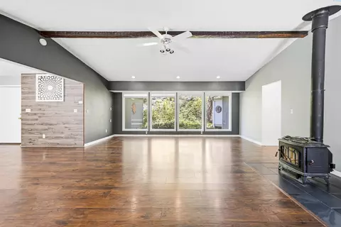 Living - 1050 SE Glen Echo Rd, Pullman, WA 99163 photo 4 of 7