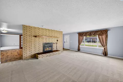 Living - 4313 W Agate St, Pasco, WA 99301 photo 4 of 4