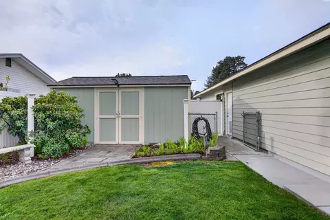 Exterior - 4313 W Agate St, Pasco, WA 99301 photo 11 of 13