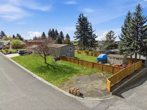 View/Area - 801 E Valleyview Ln, Colfax, WA 99111 photo 1 of 12