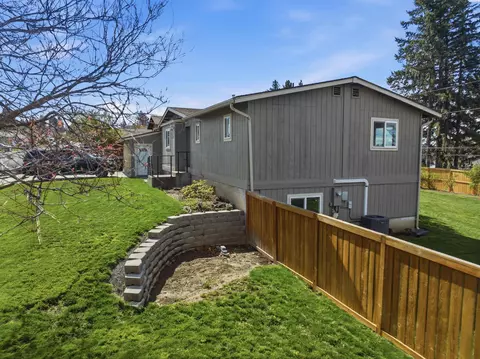 Exterior - 801 E Valleyview Ln, Colfax, WA 99111 photo 3 of 9