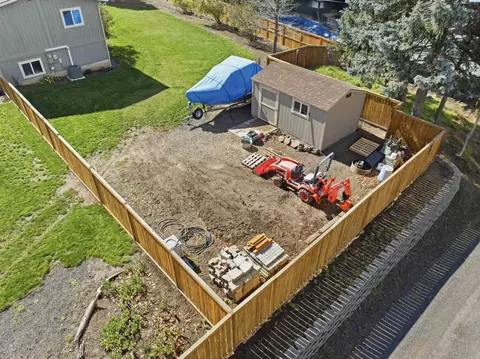 Exterior - 801 E Valleyview Ln, Colfax, WA 99111 photo 8 of 9