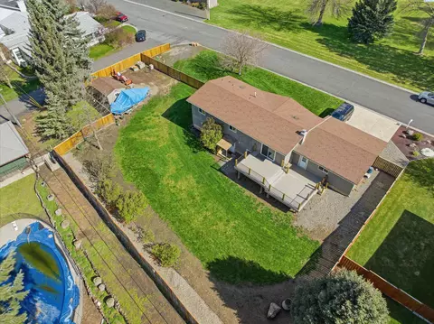View/Area - 801 E Valleyview Ln, Colfax, WA 99111 photo 3 of 12