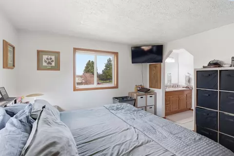 Bedroom - 801 E Valleyview Ln, Colfax, WA 99111 photo 3 of 5