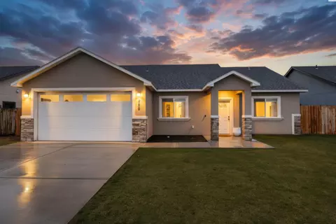 820 N Beech Ave, Pasco, WA 99301