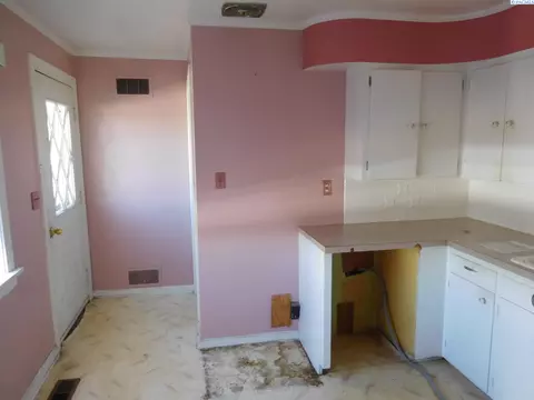 Kitchen - 2005 Road 76, Pasco, WA 99301 photo 2 of 2