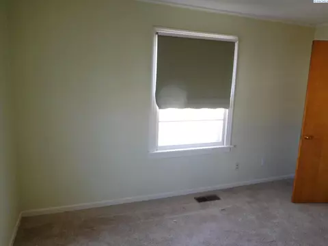 Bedroom - 2005 Road 76, Pasco, WA 99301 photo 2 of 6