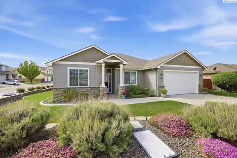 10201 W 18th Ct, Kennewick, WA 99338