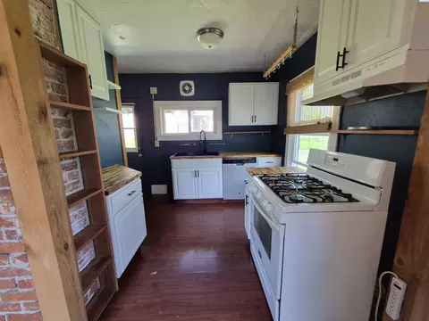 Kitchen - 535 SE Side St, Pullman, WA 99163 photo 1 of 3