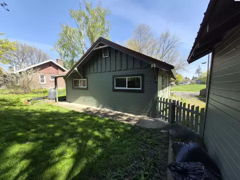 Exterior - 535 SE Side St, Pullman, WA 99163 photo 6 of 9