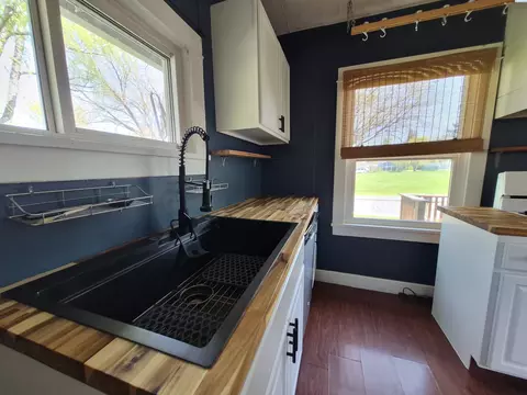 Kitchen - 535 SE Side St, Pullman, WA 99163 photo 2 of 3