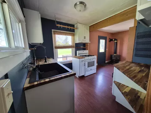 Kitchen - 535 SE Side St, Pullman, WA 99163 photo 3 of 3