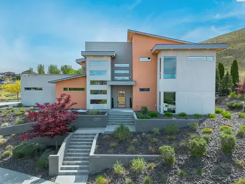 1277 White Bluffs St, Richland, WA 99352