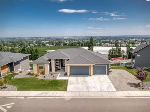 5373 S Kent St, Kennewick, WA 99337