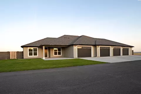 113 Columbia Bluff Ln, Pasco, WA 99301