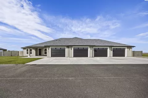 113 Columbia Bluff Ln, Pasco, WA 99301