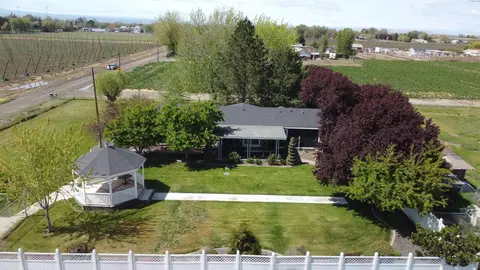 1051 Monroe St, Mabton, WA 98935