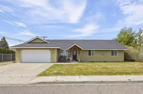 4485 Northlake Dr, West Richland, WA 99353