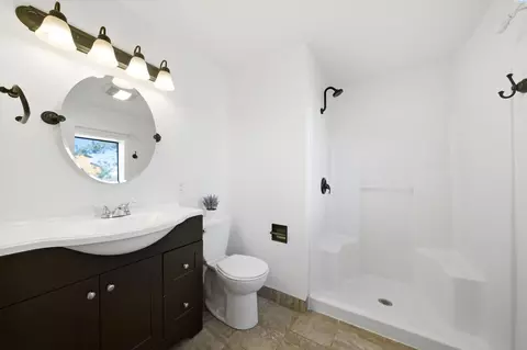 Bath - 351 W Eltopia W, Eltopia, WA 99330 photo 1 of 2