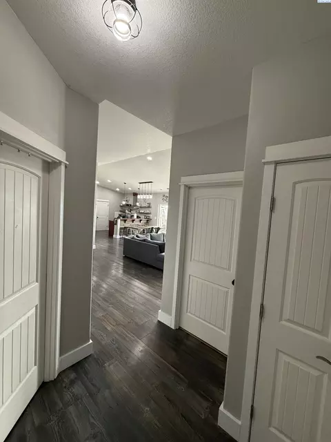 Entry Way - 1141 W Davis St, Connell, WA 99326 photo 4 of 4