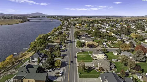 View/Area - 10215 W Court St, Pasco, WA 99301 photo 2 of 6