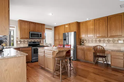 Kitchen - 10215 W Court St, Pasco, WA 99301 photo 5 of 5