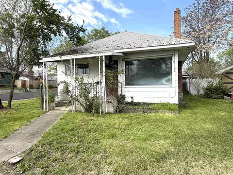 746 9th St, Clarkston, WA 99403