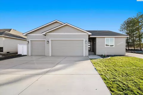10151 W 16th Pl, Kennewick, WA 99338