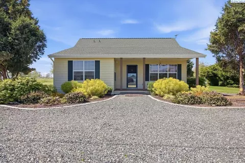72405 E 3rd Ave, Plymouth, WA 99346