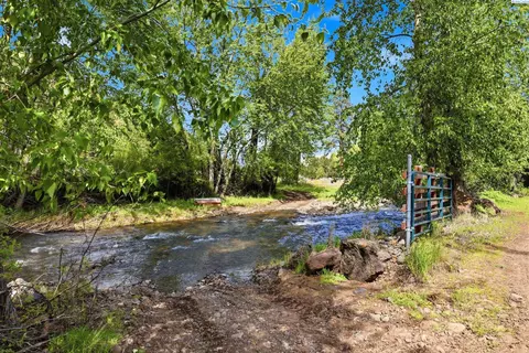 632 N Touchet Rd, Dayton, WA 99328