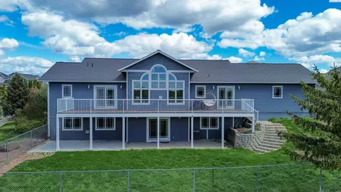 1145 SW Sunnyside Dr, Pullman, WA 99163