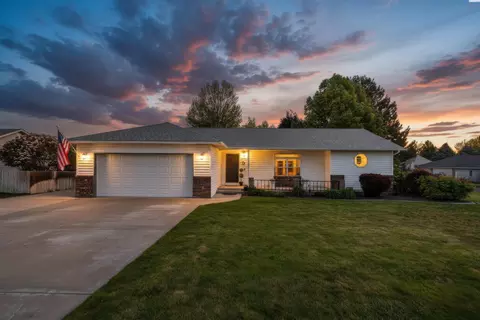 1418 Hazelwood Ave, Richland, WA 99352
