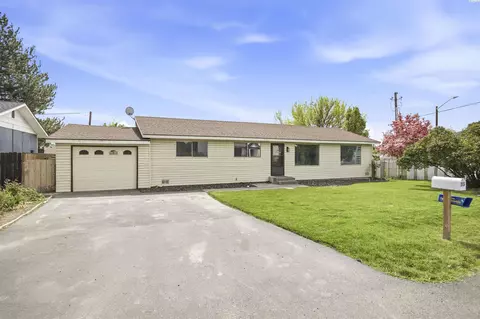 1816 Beacon Rd, Grandview, WA 98930